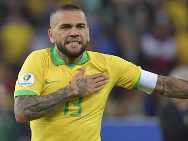 Cabang sepak bola di Olimpiade memang ditujukan untuk para pemain di bawah 24 tahun, termasuk di Olimpiade Tokyo kali ini. Namun tiap negara diberi kesempatan untuk membawa maksimal 3 pemain senior atau over-age di skuatnya. Berikut para senior yang siap berlaga. (Foto: AFP/Luis Acosta)