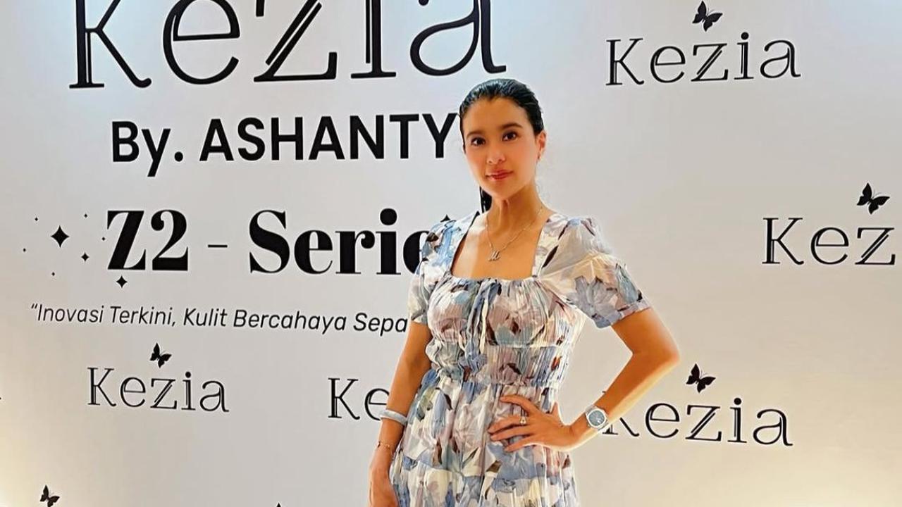 Marcella Zalianty, Bukti Bahwa Usia 40-an Masih Bisa Tampil Fresh dan Menawan