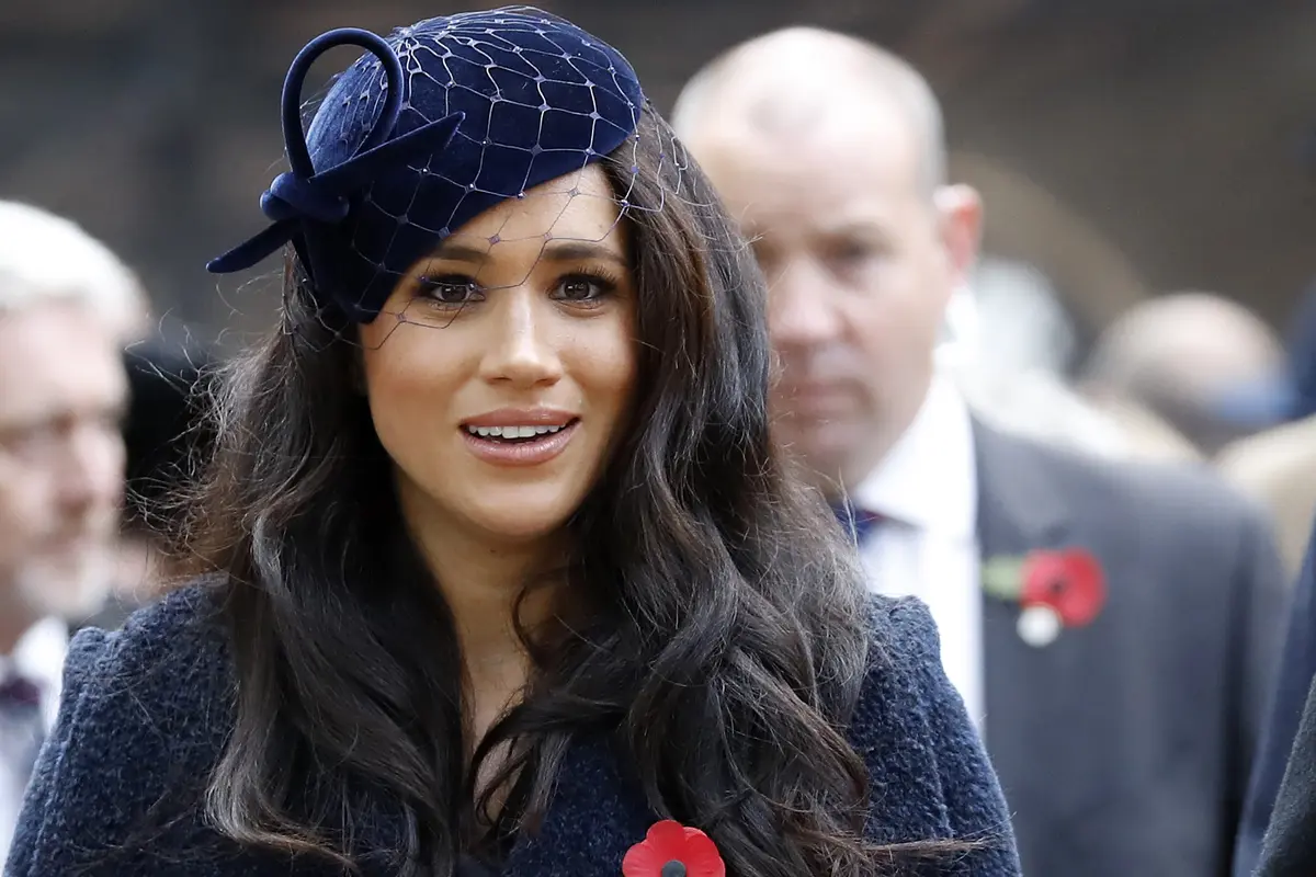Penampilan Cantik Meghan Markle Saat Temui Veteran Perang