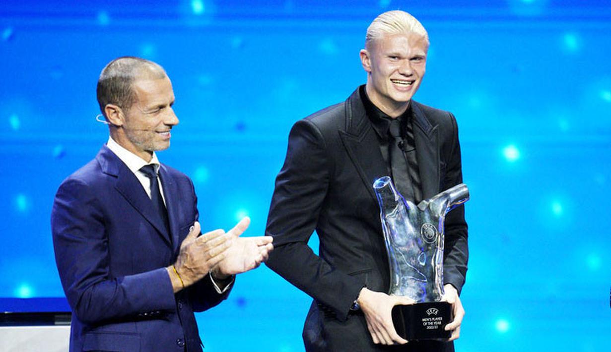 Striker Manchester City, Erling Haaland dinobatkan sebagai Pemain Terbaik Pria UEFA 2022/2023. (AP Photo/Daniel Cole)