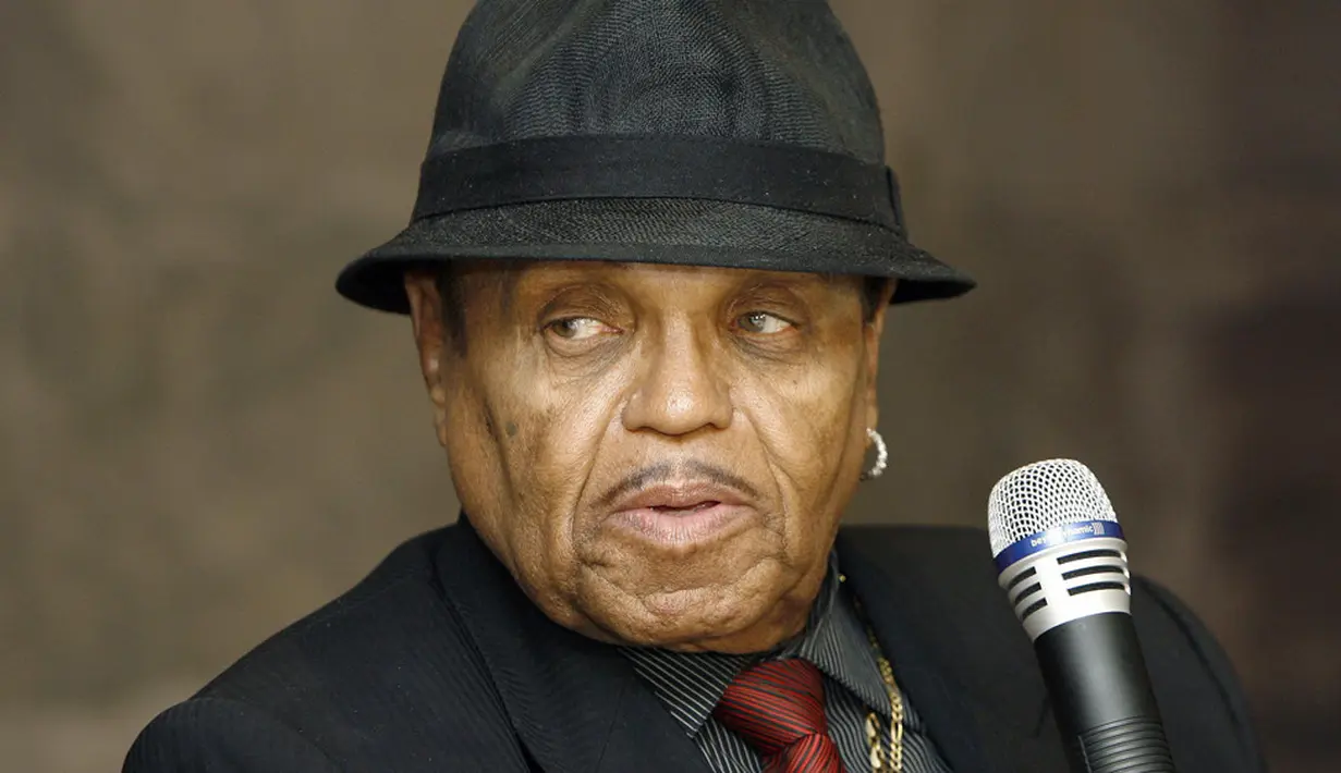 Sementara itu, rencana pemakamannya Joe Jackson sendiri masih belum diumumkan. (Variety)