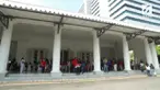 Pasca ditahannya Gubenur DKI Jakarta Basuki Tjahaja Purnama ada yang berbeda, pengaduan keluhan warga Jakarta tidak langsung,ada staf Pemca yang melayani keluhan warga