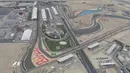 Inilah Sirkuit Internasional Sakhir, Bahrain, dilihat dari udara. (Bola.com/Twitter/F1)