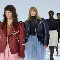 Prada hadirkan intepretasi unik terhadap rok di koleksi Spring/Summer 2027 (Prada)