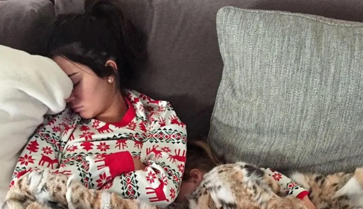 Kendall Jenner tidur pulas saat Natal nih! (instagram/kendalljenner)