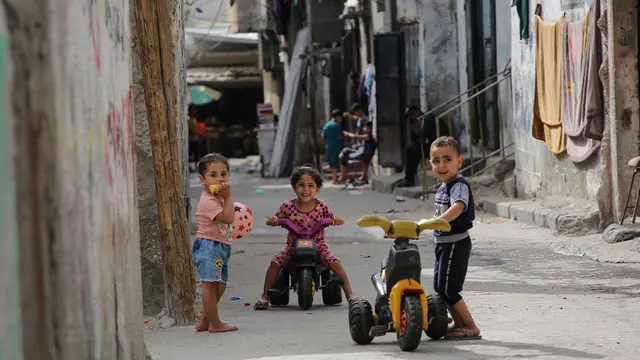 Kehidupan Anak-Anak di Kamp Pengungsi Shati Gaza