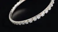 6 Bentuk Model Gelang Emas Putih Bunga, Desain Elegan yang Cocok untuk Gaya 2025