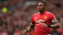 9. Antonio Valencia mengenakan ban kapten pada 2018-2019.(AFP/Oli Scarff)