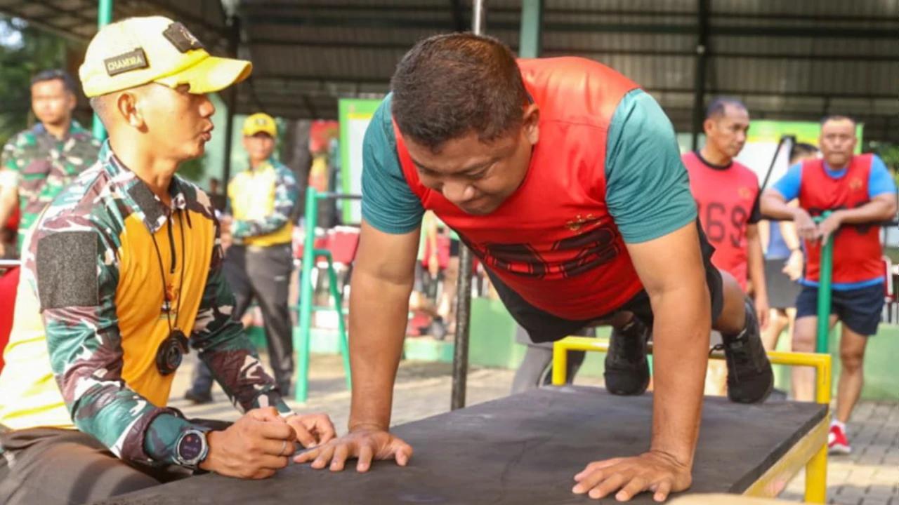 FOTO: Melihat Uji Kemampuan Jasmani Para Jenderal TNI AD di Markas Kopassus