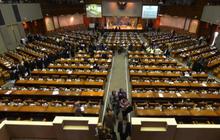 Mahasiswa UI 'intervensi' sidang paripurna