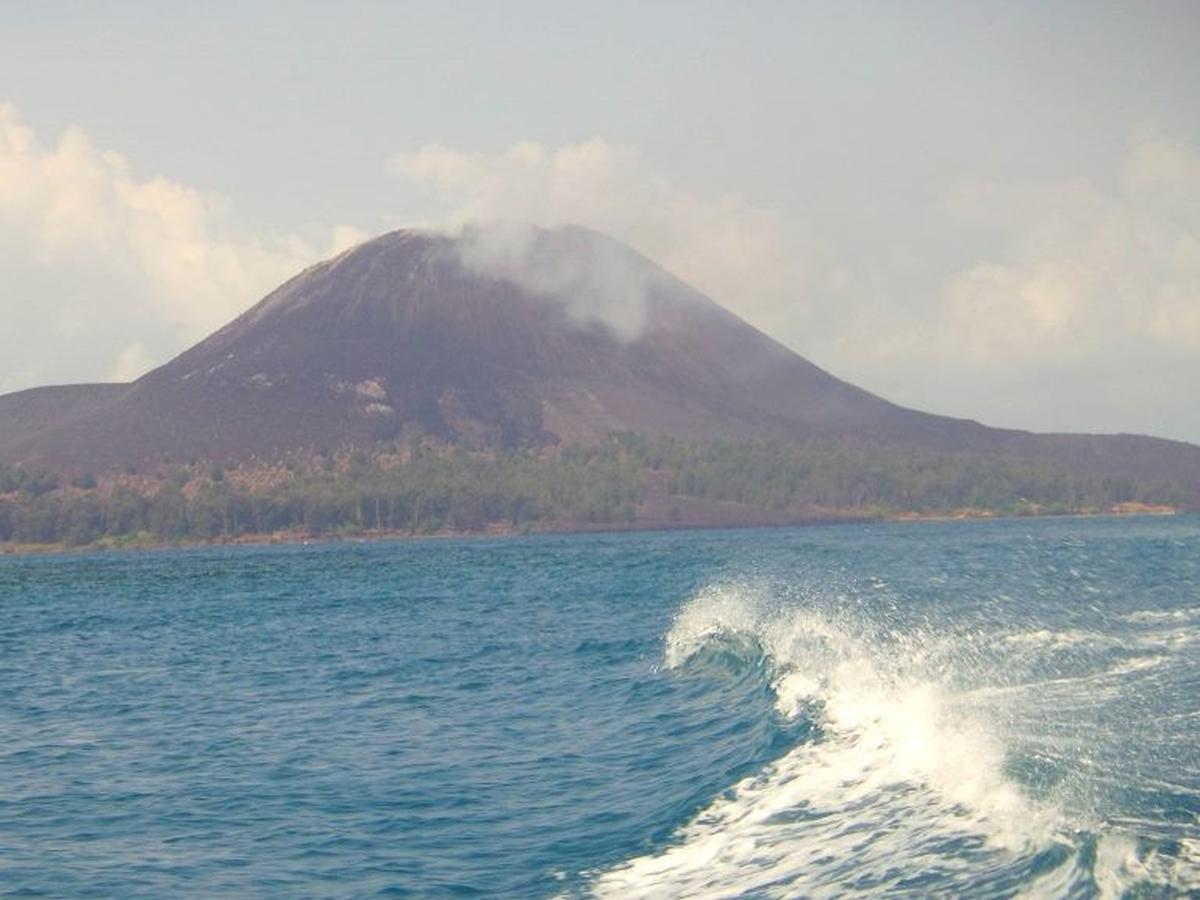 Sebutkeun amanat dina dongeng sasakala selat sunda jeung gunung krakatau