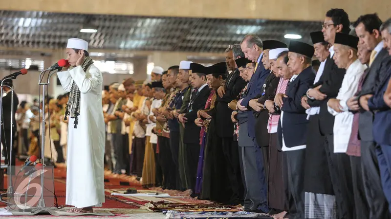 20150731-Presiden-Turki-Sholat-Jumat-Jakarta