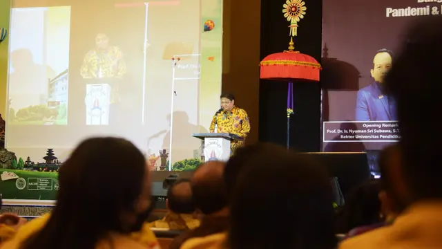 Menteri Koordinator Bidang Perekonomian Airlangga Hartarto menyampaikan Keynote Speech di Inspirational Talk: Bangkit Bersama Pasca Pandemi & Mini Expo Studentpreneur di Universitas Pendidikan Nasional, Bali, Senin (11/7/2022). (Dok Kemenko Perekonomian)