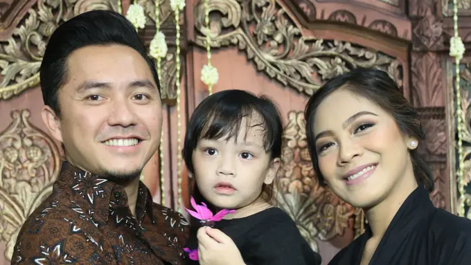 [Bintang] Omesh dan Dian Ayu