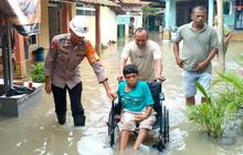 Polres Cirebon Kota Sigap Kerahkan Personel Tangani Dampak Banjir Cirebon