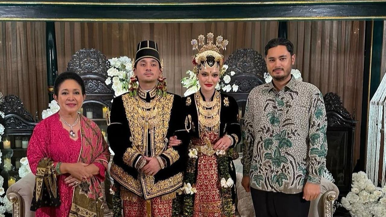 Anggun dan Elegan, Potret Titiek Soeharto Hadiri Pernikahan Anak Sultan Pahang Ditemani Keponakan Tampan