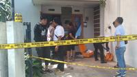 Rumah dimana satu keluarga ditemukan tewas diduga bunuh diri di Malang. (Foto: tribratanews)