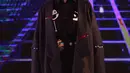 Salah satu busana yang ditampilkan dalam acara Senayan City Fashion Nation 12th Edition di Jakarta, Rabu (11/4). (Liputan6.com/Immanuel Antonius)