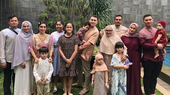 Hesti Erawati Ibunda Andhika Pratama (Sumber: Instagram/andhiiikapratama)