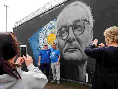 Mimik Menarik Claudio Ranieri Sang Arsitek Juara Leicester City Foto Bola Com