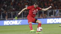 Mantan pemain Juventus ini berperan besar atas dua gol Persija Jakarta ke gawang Gianluca Pandeynuwu. (Bola.com/M Iqbal Ichsan)