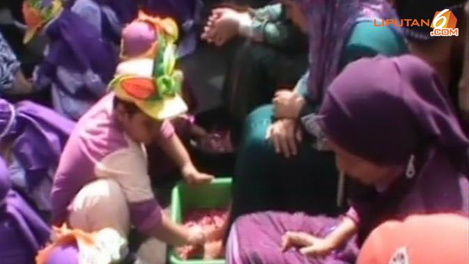 Video Anak Anak Paud Di Pasuruan Suapi Ibu Masing Masing News Liputan6 Com