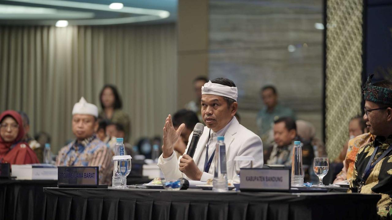 Gubernur Jawa Barat Dedi Mulyadi rombak total pejabat Bank BJB