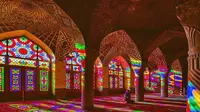 Masjid Nasir-Ol-Molk, masjid megah dengan interior yang unik dan indah. (Sumber: Instagram/@nasirolmolk_mosque)