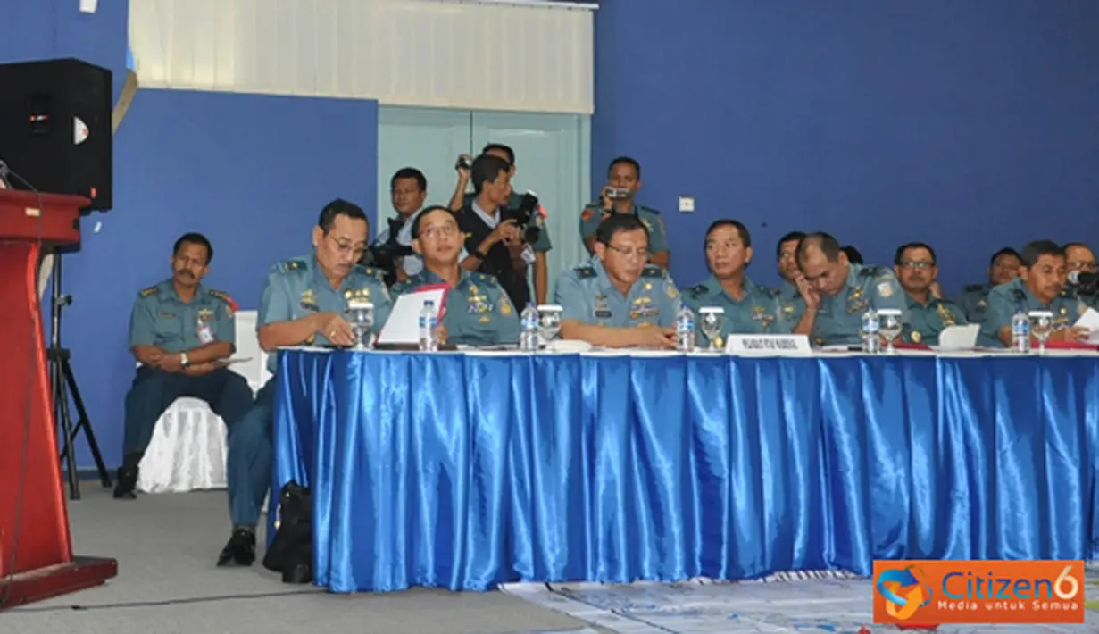 Citizen6, Tanjung Priok: Pangkolinlamil Laksamana Muda TNI S.M. Darojatim memaparkan KUO Pendaratan Administrasi bertempat di gedung Amphiteater, Pusoyu, Bumi Cipulir Seskoal, Jakarta Selatan, Kamis. (27/9). (Pengirim: Dispenkolinlamil)