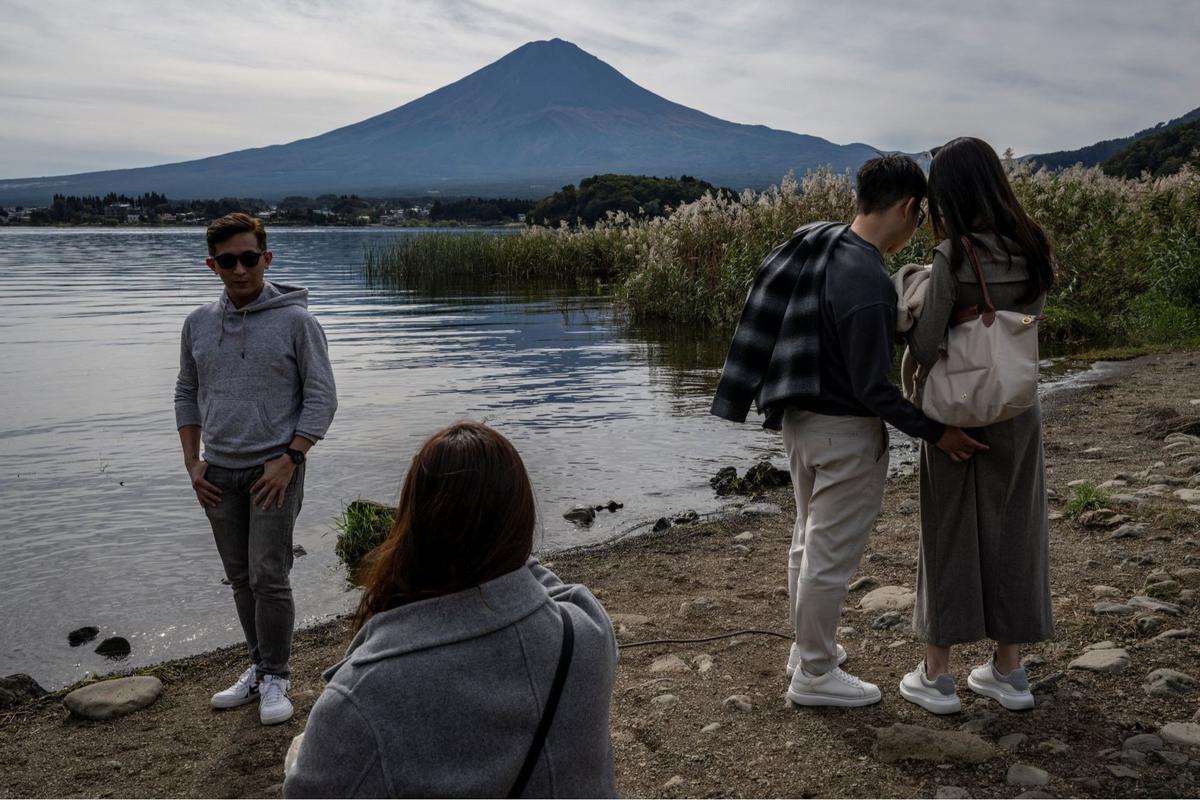 Puncak Gunung Fuji Tak Bersalju untuk Pertama Kali Sejak 130 Tahun