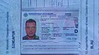 Paspor milik Wolter Klaus, warga Jerman yang diduga hilang saat mendaki Gunung Sibayak di Kabupaten Karo, Sumatera Utara. (Liputan6.com/Reza Efendi)