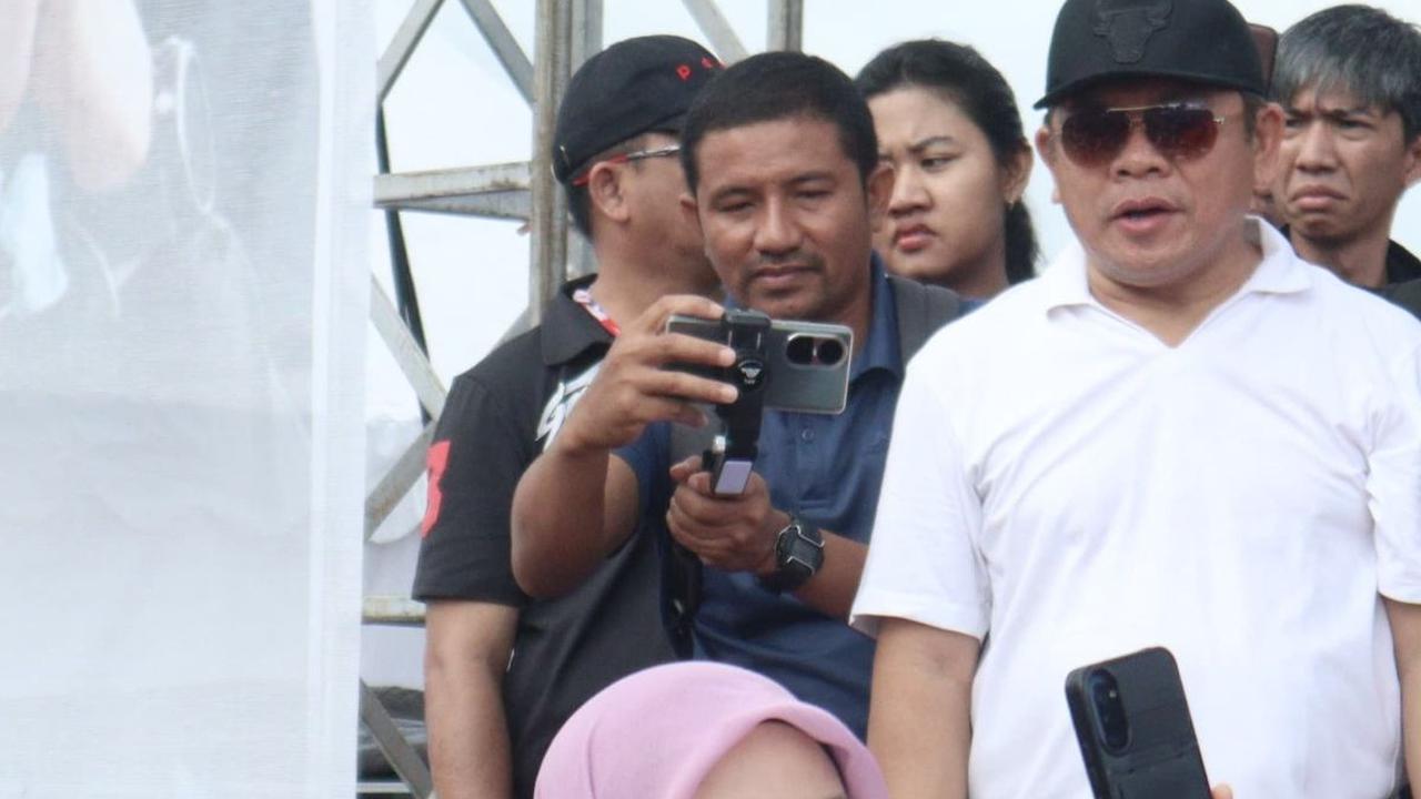 Didampingi Rio Dondokambey, Ribuan Warga Senam Ceria bersama Siti Atikoh