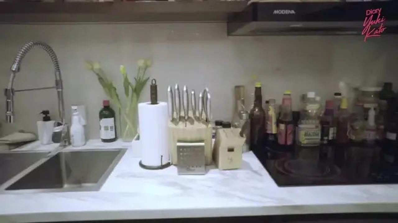Dapur Minimalis dan Modern Milik Vidi Aldiano, Elegan dan Fungsional