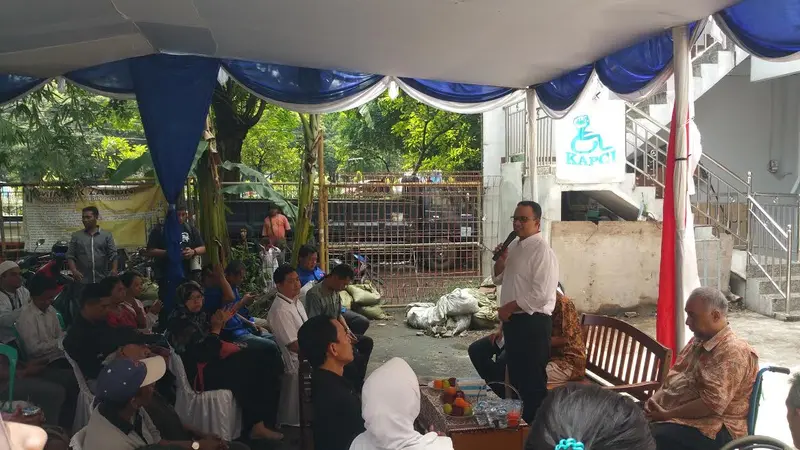  Calon Gubernur DKI Jakarta Anies Baswedan berjanji akan menyediakan ruang bagi para pemuda di Ibu Kota untuk berkreasi. 