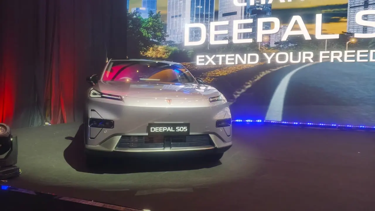 Changan secara resmi meluncurkan mobil dengan teknologi terbaru REEV.