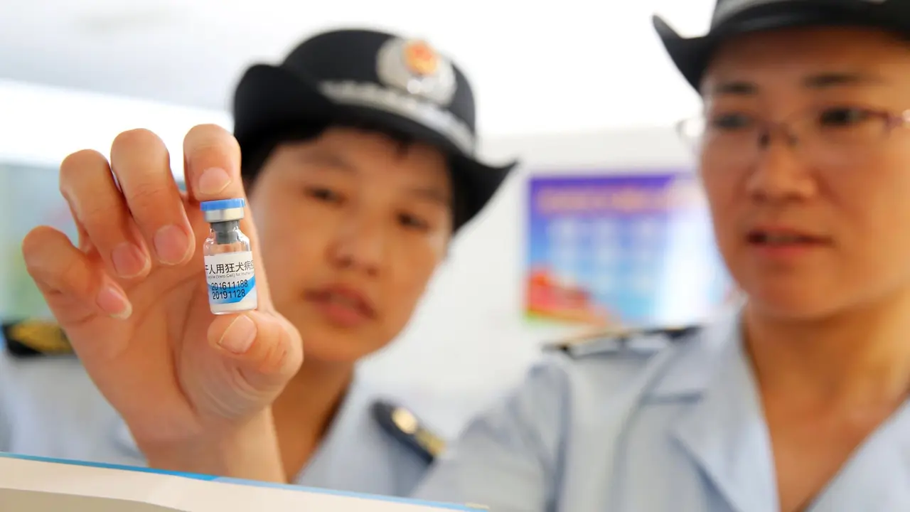 China sempat dihantam skandal vaksin palsu untuk bayi, yang terjadi pada tahun 2014 (AFP)