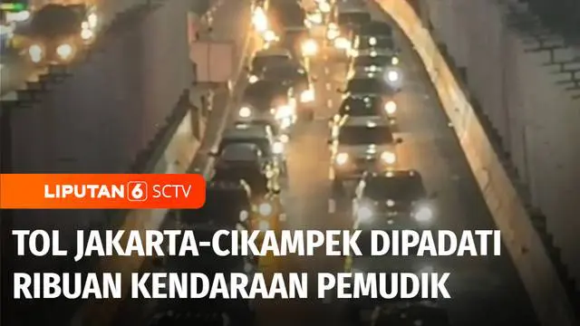 Jelang lebaran, ribuan kendaraan memadati ruas tol Jakarta-Cikampek, Karawang, Jawa Barat, pada Sabtu malam.