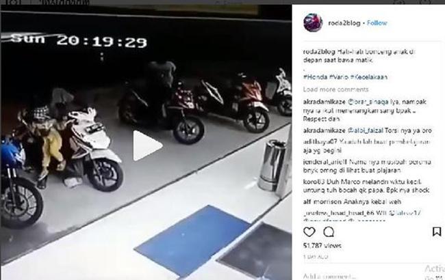 Di akun instagram roda2blog terlihat seorang anak secara tidak sengaja ngegas kendali motor sang ayah/copyright instagram/roda2blog