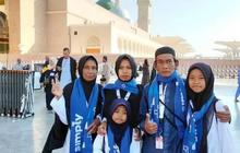 Pak Sunhaji Penjual Es Teh Viral Berangkat Umroh Bersama Keluarga, Warganet Ikut Gembira