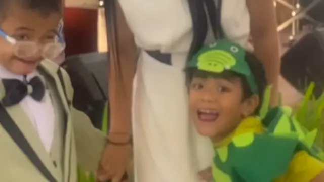 Asri Welas saat hadir di momen penting sang anak. (Dok: IG @asri_welas) 