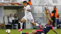 Philippe Coutinho dalam laga kontra tuan rumah Bordeaux (Reuters)