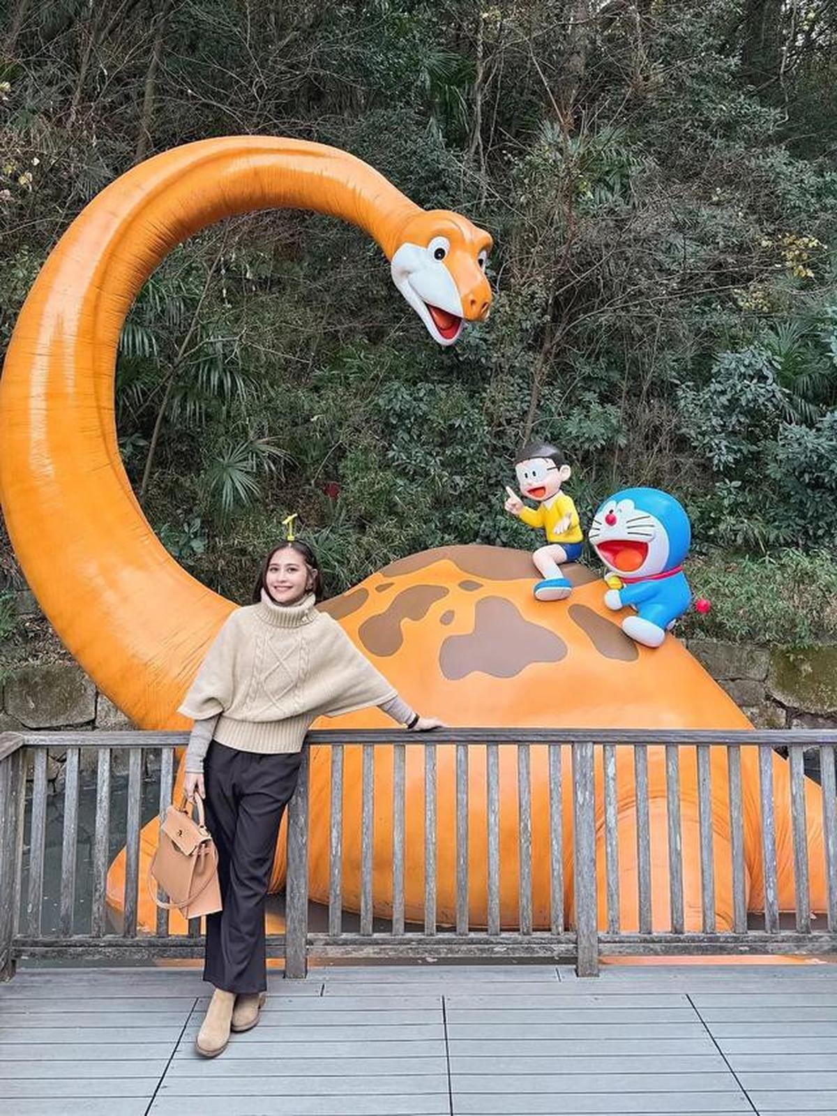 6 Potret Prilly Latuconsina Kunjungi Museum Doraemon, Nostalgia Masa Kecil
