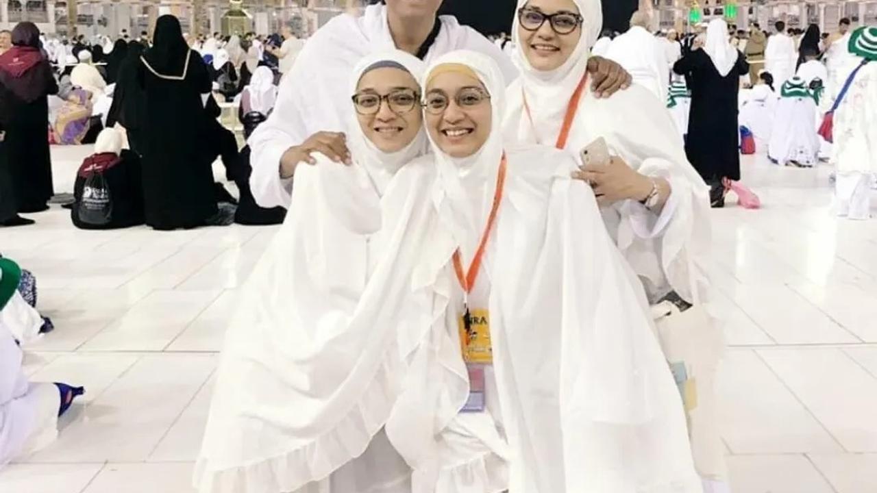 Dekat Banget, Intip Potret Kenangan Marissa Haque bersama Kedua Anaknya
