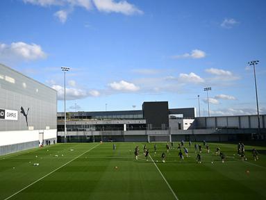 Para pemain Manchester City mengambil bagian dalam sesi latihan di tempat latihan tim Manchester City, Manchester, Inggris, pada 22 Oktober 2024. (Paul ELLIS/AFP)