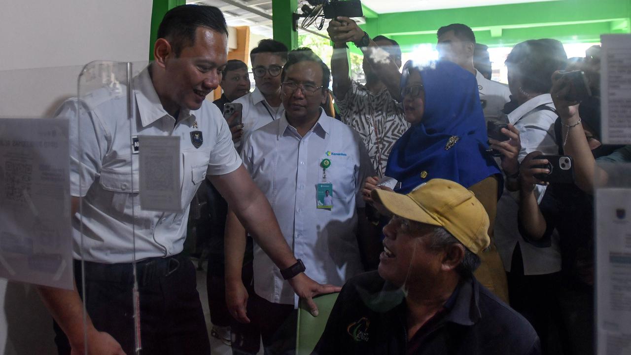 FOTO: Menko AHY Tinjau Pelaksanaan Cek Kesehatan Gratis, Kado Negara untuk Warga Berulang Tahun