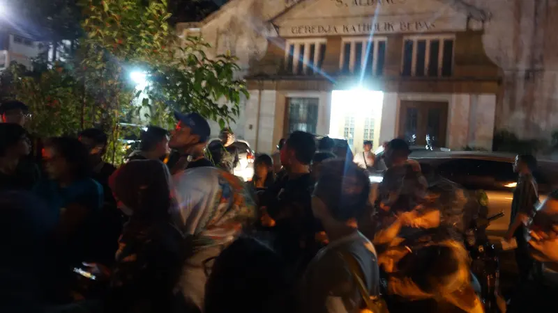 Wisata malam bertajuk Urban Legend Bandung dilaksanakan pada Sabtu, 5 Mei 2018.