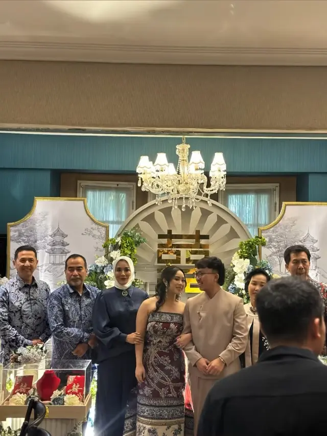 Anak Elma Theana Dilamar
