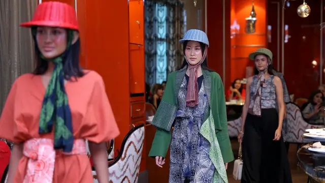 Koleksi busana Neusa x Purana