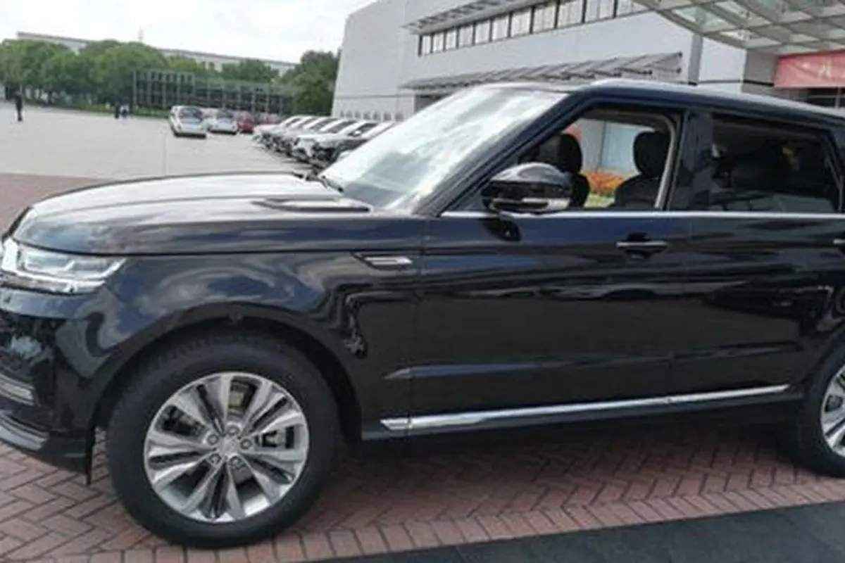 Zotye T900 terlihat mirip Range Rover Sport