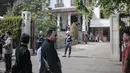 Suasana rumah duka mantan Menteri Tenaga Kerja era Presiden Soeharto, Cosmas Batubara di Jalan Cidurian Nomor 3, Cikini, Jakarta, Kamis (8/8/2019). Cosmas Batubara meninggal dunia pada Kamis, 8 Agustus 2019 pukul 03.27 WIB. (Liputan6.com/Faizal Fanani)